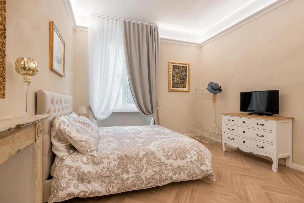 Classic Chic - Citta Alta Bergamo Italien